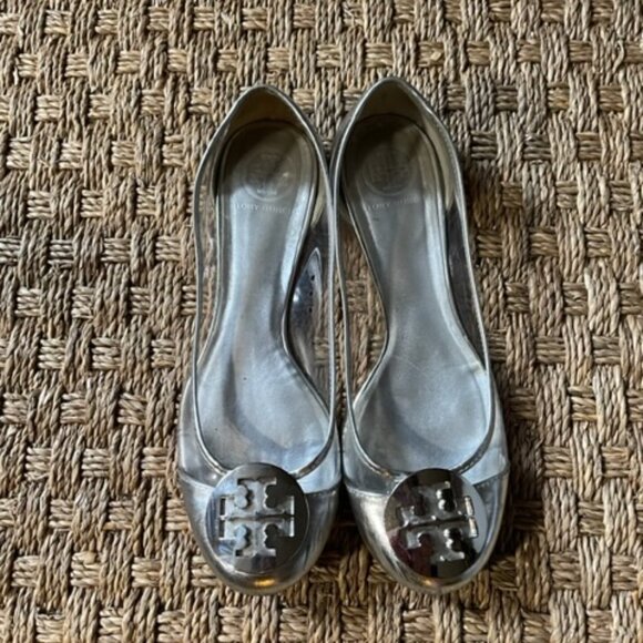 Tory Burch Audrey Lucite Ballet flats in silver leather & clear plastic - Picture 4 of 11